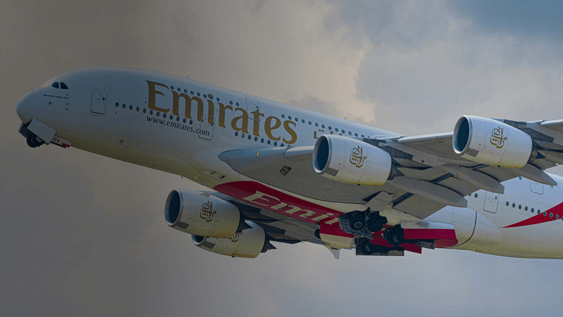 business class flight with Emirates Deal